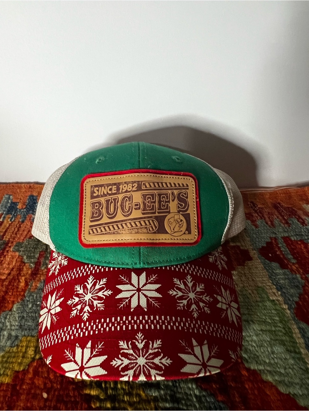 Buc-ee’s Christmas Trucker Hat Festive Patch Snowflake Pattern Holiday Cap